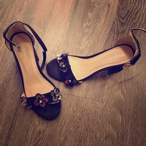 Women’s black shoes